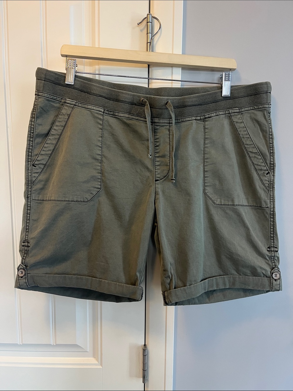 Denver Hayes Olive Green Utility Bermudas 16